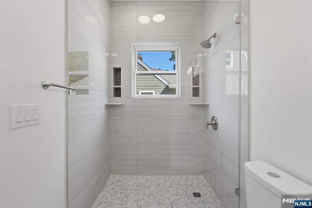 588 Maple Avenue Property Photo 19