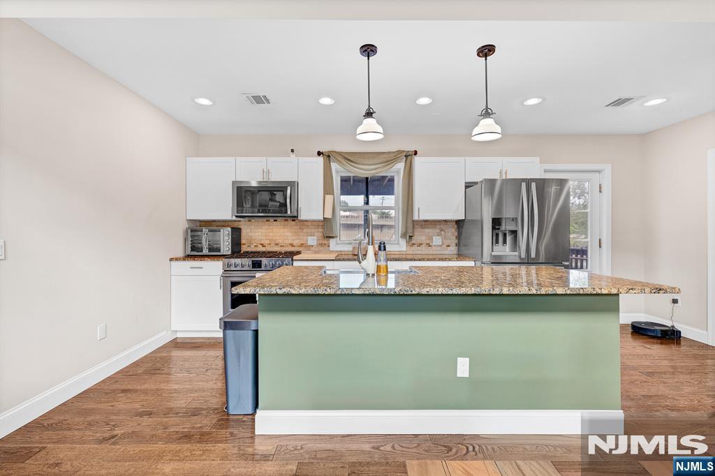 376 Riverside Avenue Property Photo 13