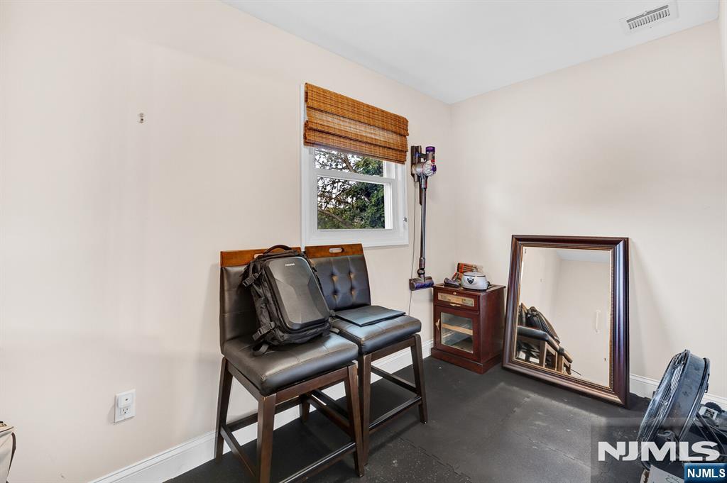 376 Riverside Avenue Property Photo 29