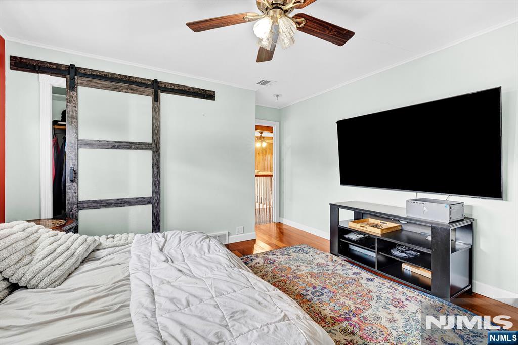 376 Riverside Avenue Property Photo 32