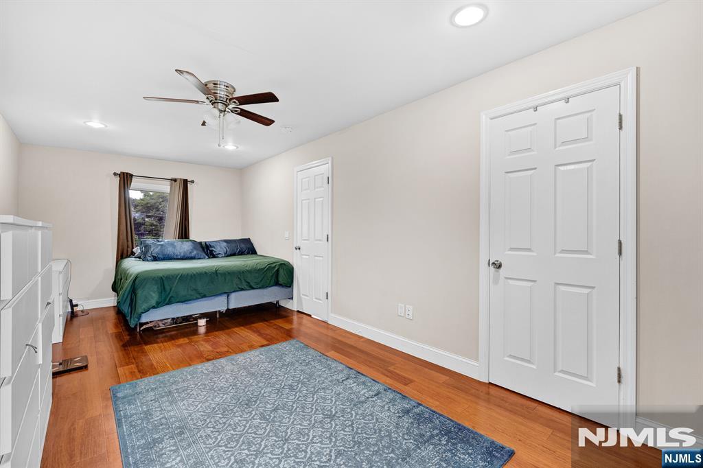 376 Riverside Avenue Property Photo 33