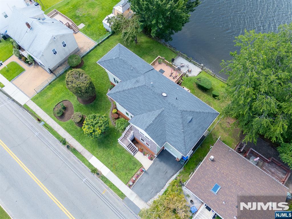 376 Riverside Avenue Property Photo 40