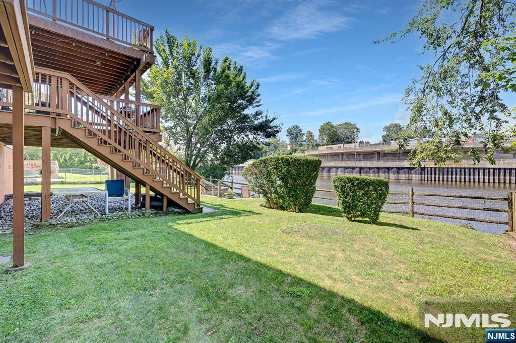376 Riverside Avenue Property Photo 47