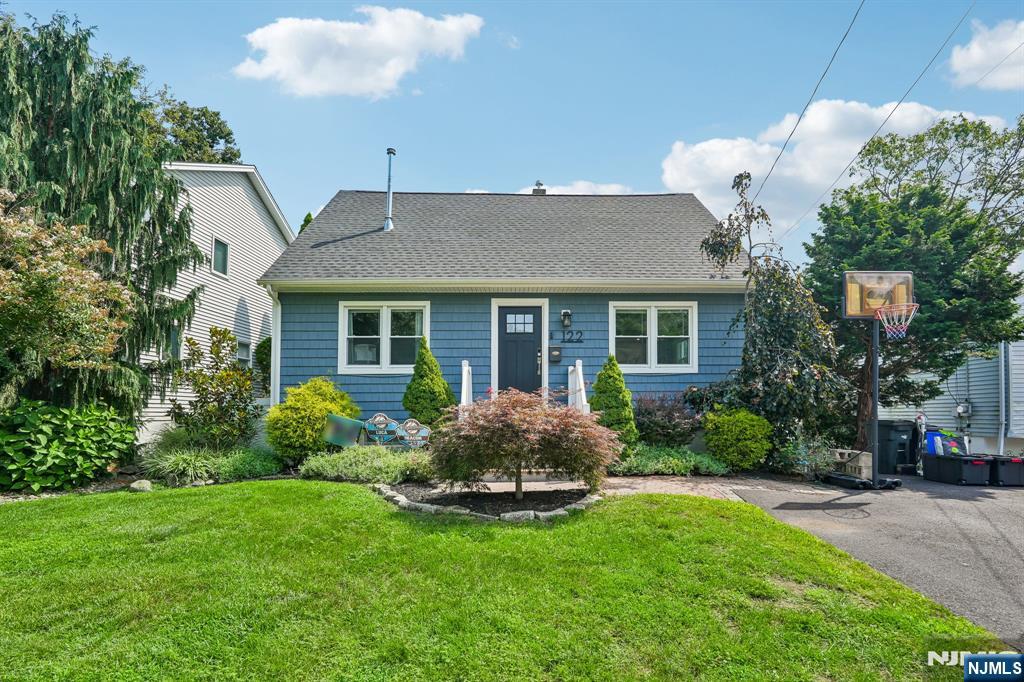 122 Maplewood Avenue Property Photo 1