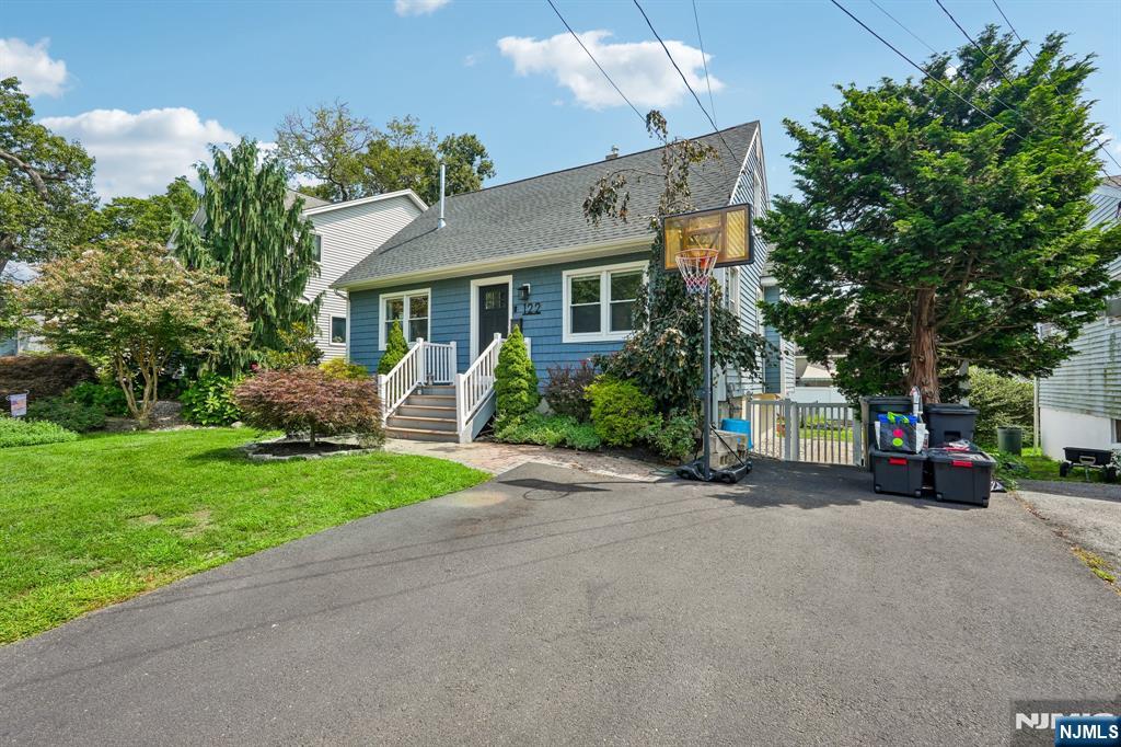 122 Maplewood Avenue Property Photo 2