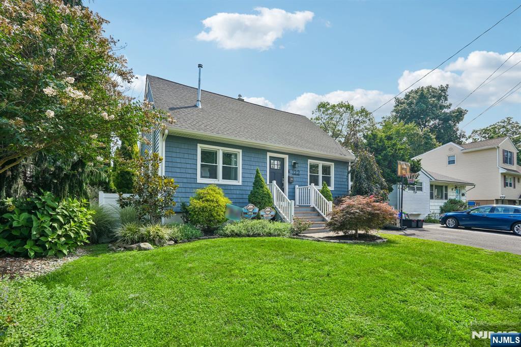 122 Maplewood Avenue Property Photo 3
