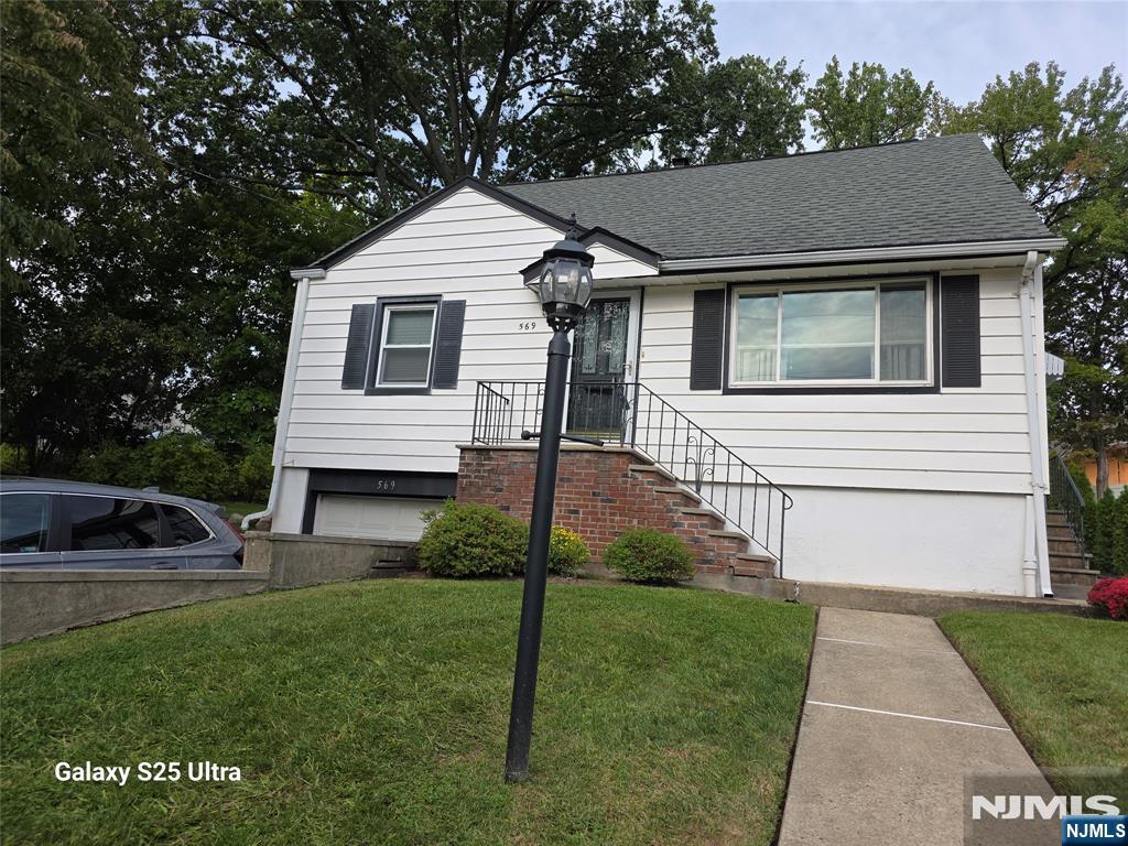 569 Center Avenue Property Photo 1