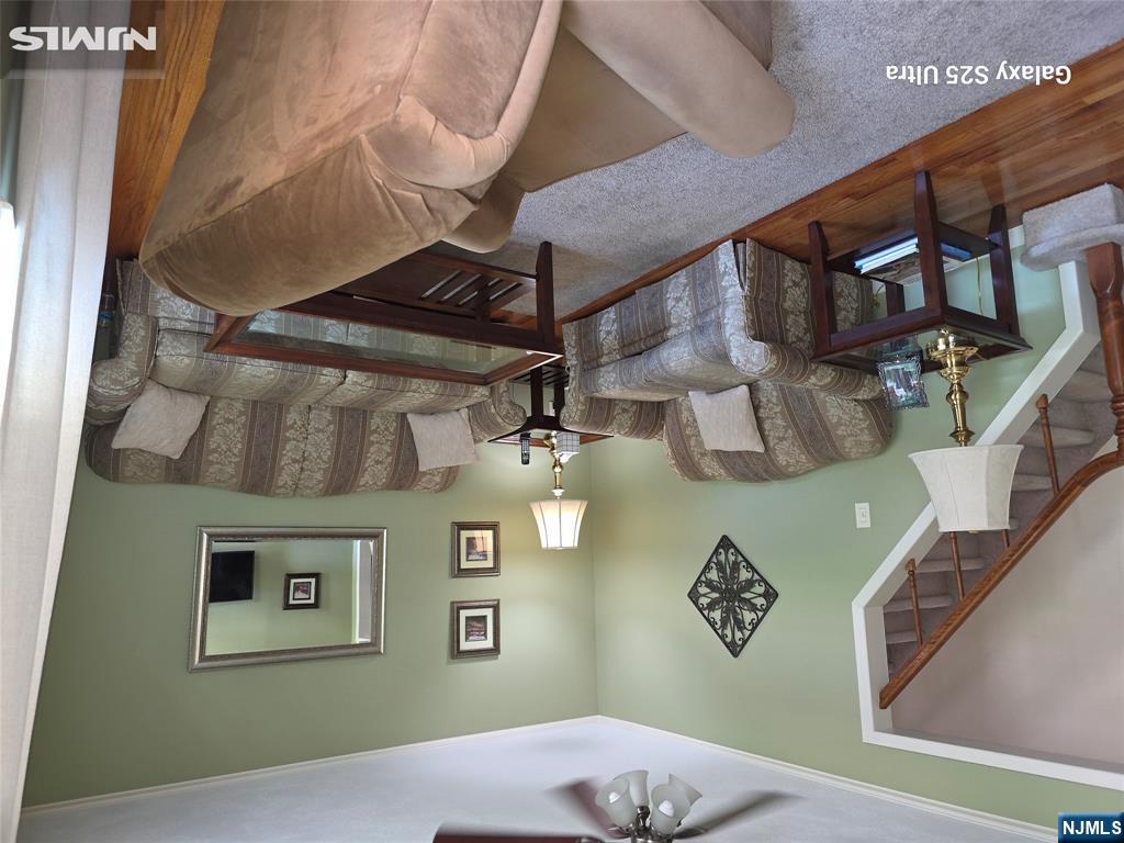 569 Center Avenue Property Photo 3