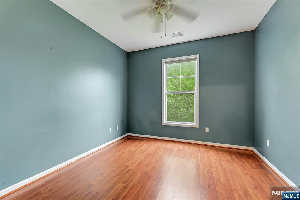906 River Place Property Photo 17