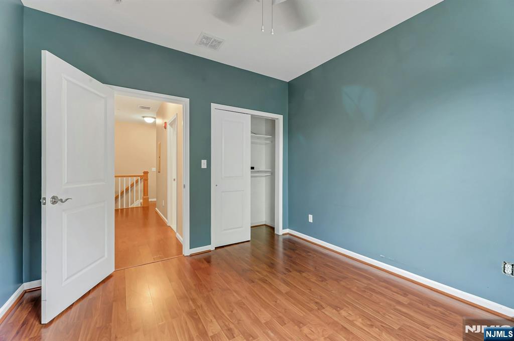 906 River Place Property Photo 18
