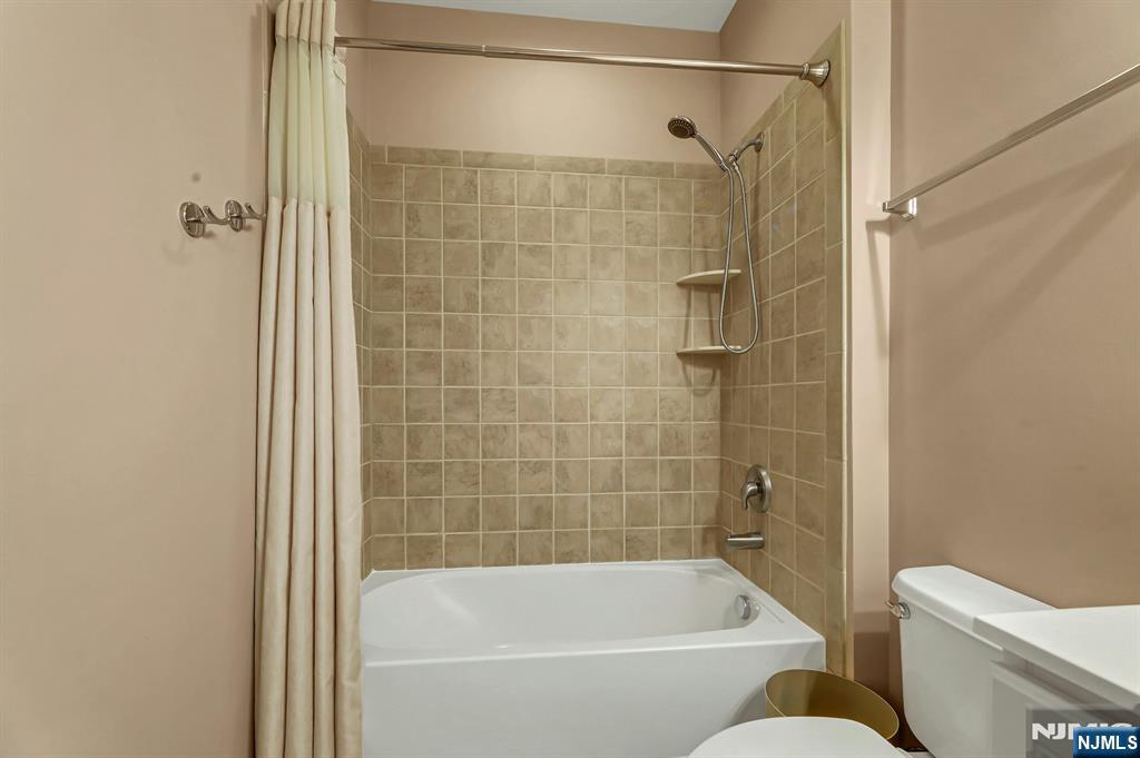906 River Place Property Photo 20
