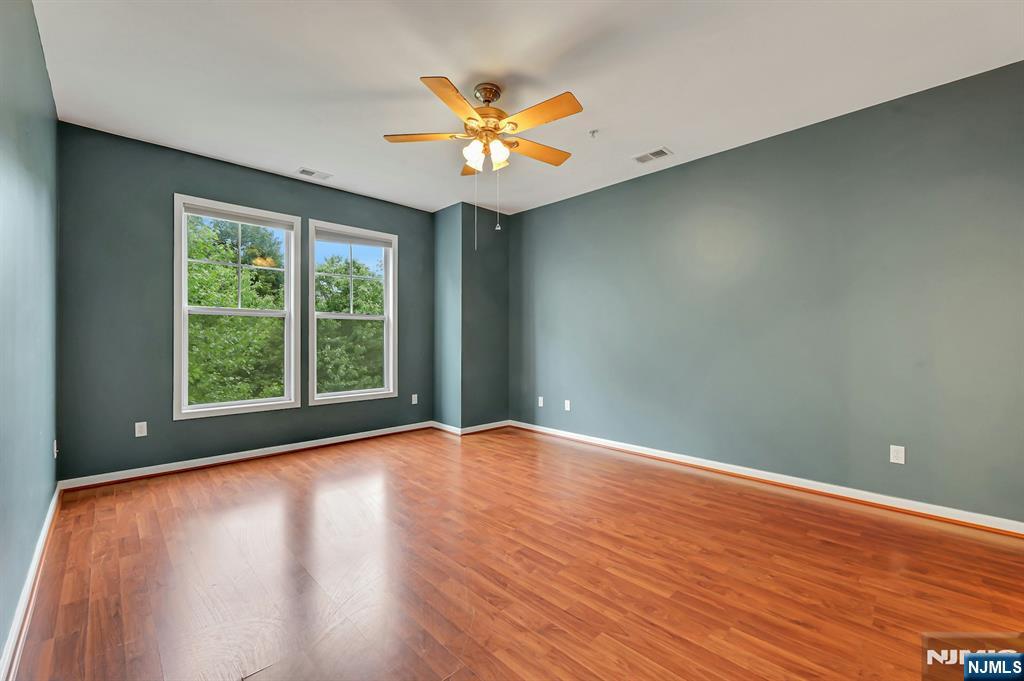 906 River Place Property Photo 21