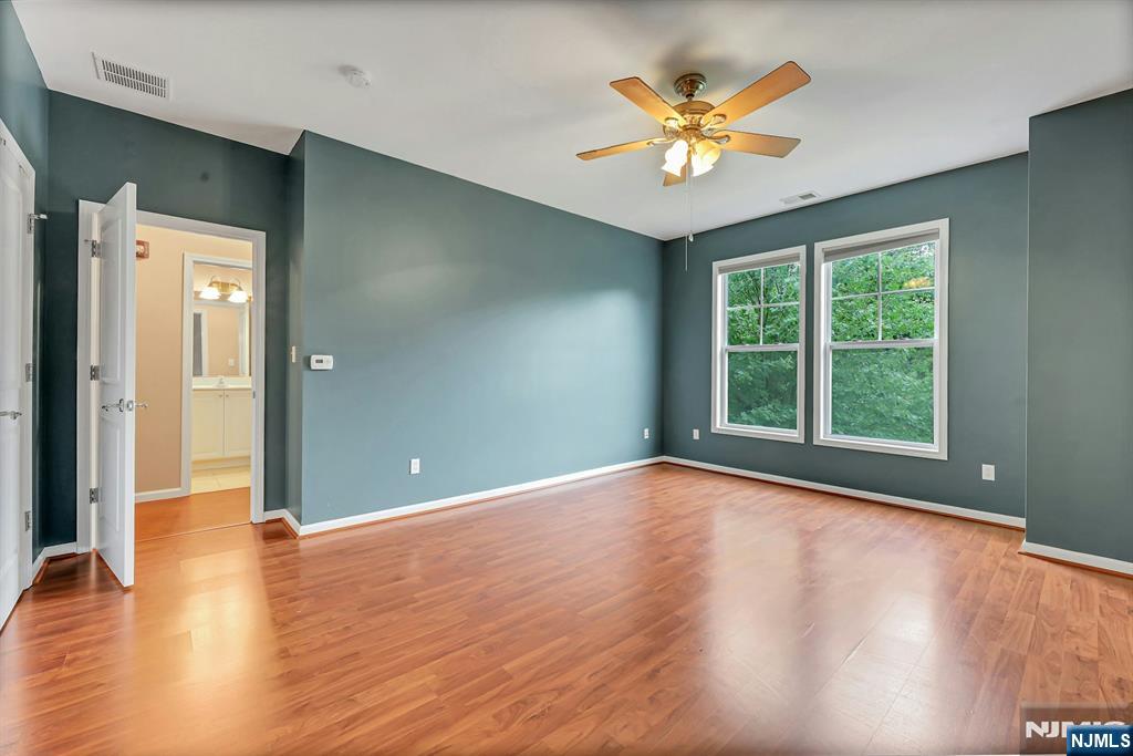 906 River Place Property Photo 22