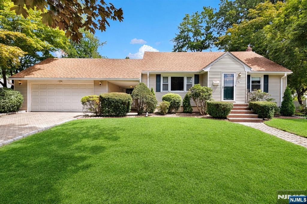 349 N Ridgewood Boulevard Property Photo 4
