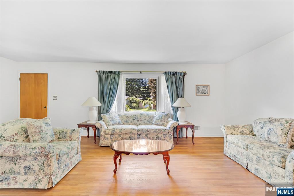 349 N Ridgewood Boulevard Property Photo 13