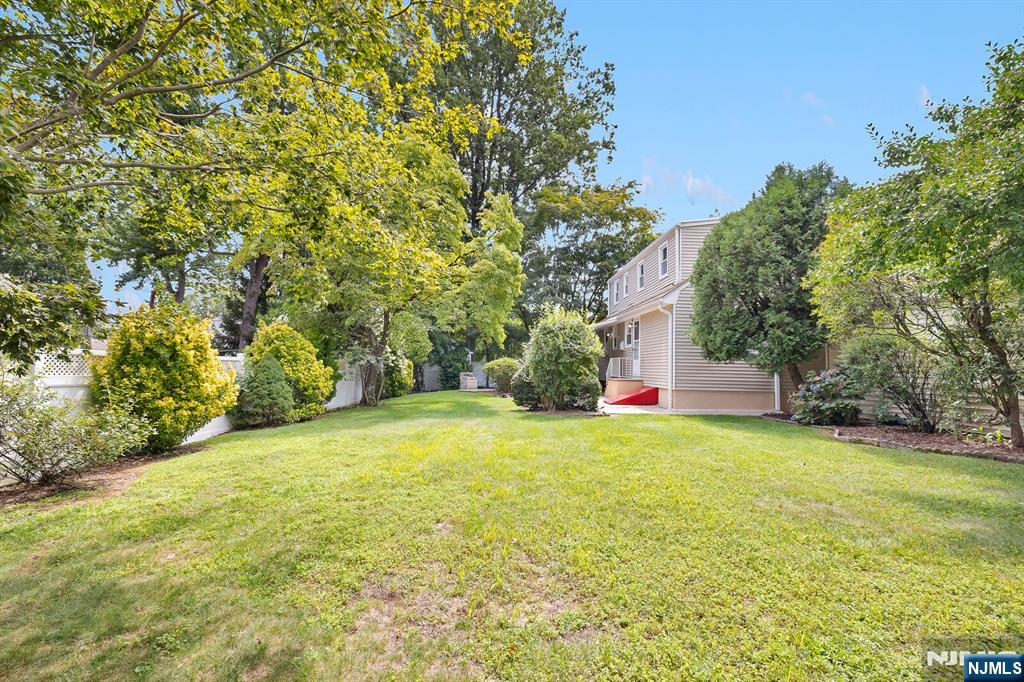 349 N Ridgewood Boulevard Property Photo 42