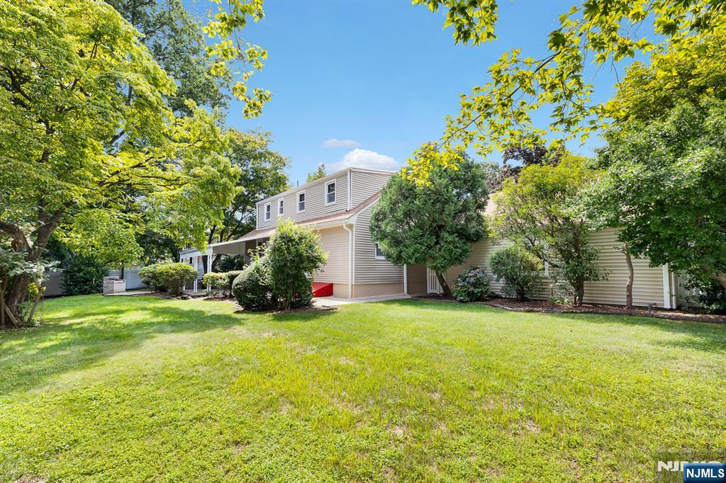349 N Ridgewood Boulevard Property Photo 43