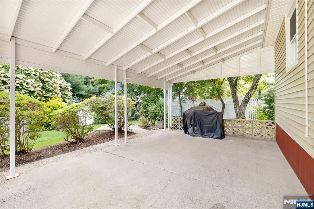 349 N Ridgewood Boulevard Property Photo 47