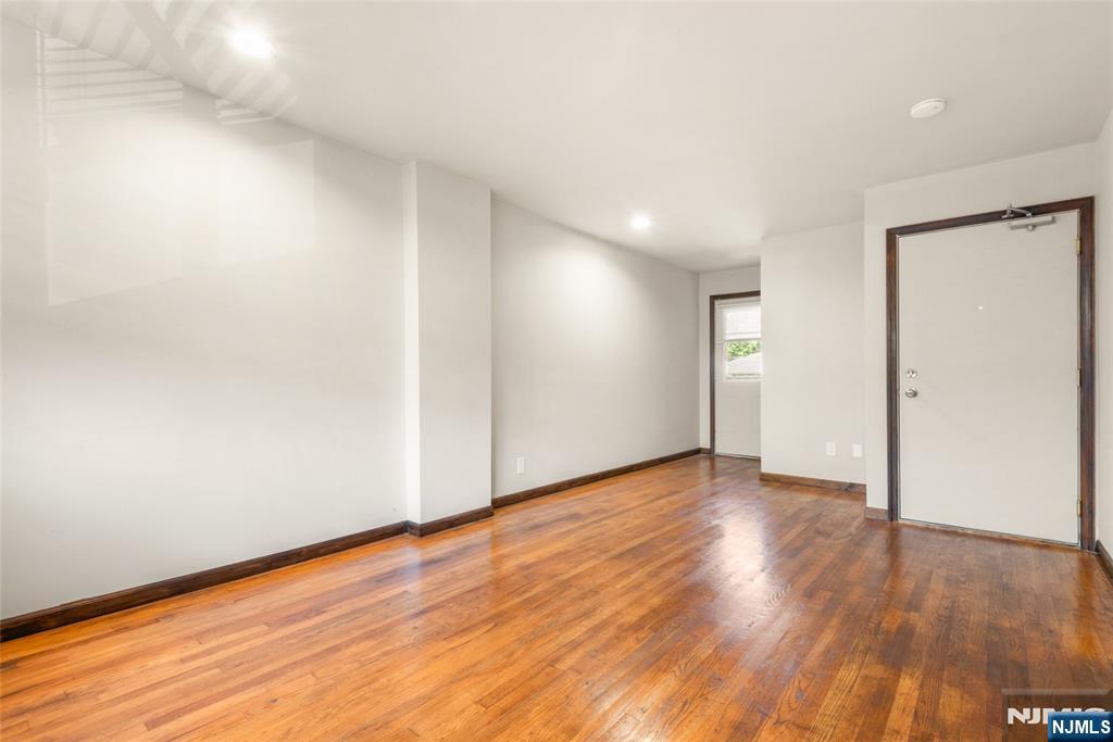 204 Terhune Avenue F Property Photo 5