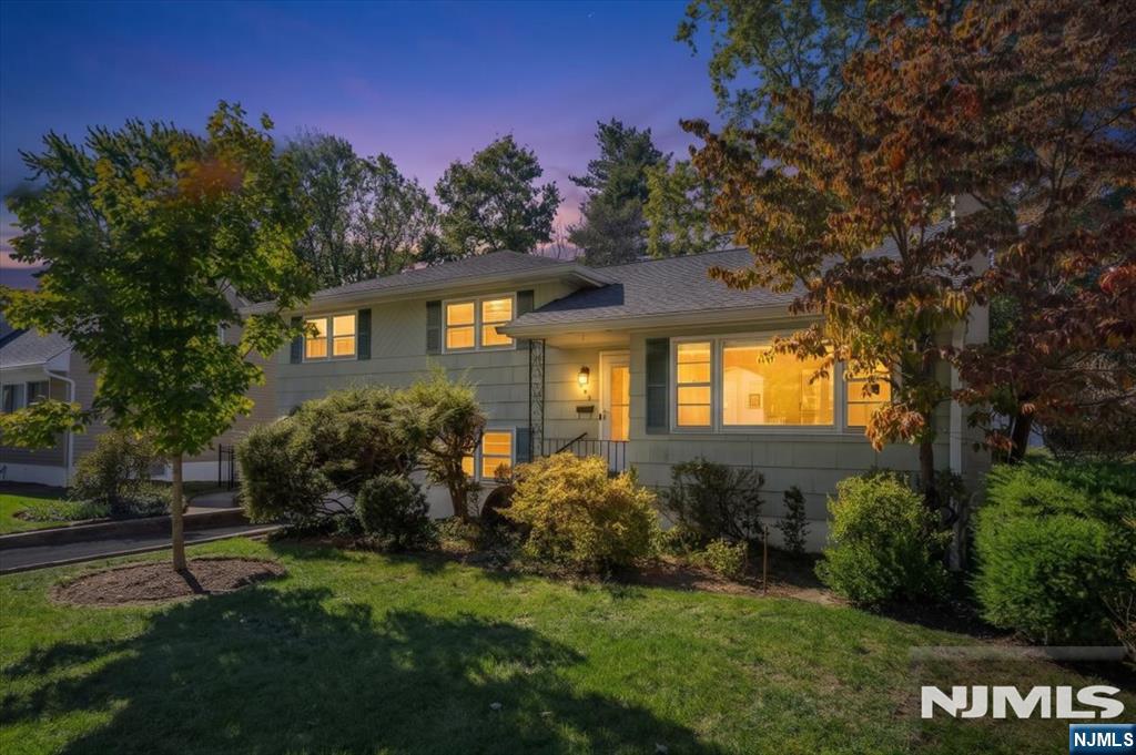 546 Lynn Street Property Photo 3