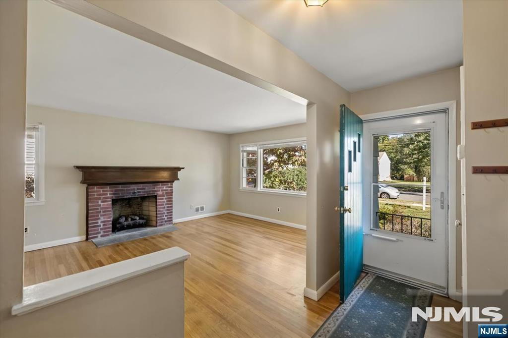 546 Lynn Street Property Photo 4