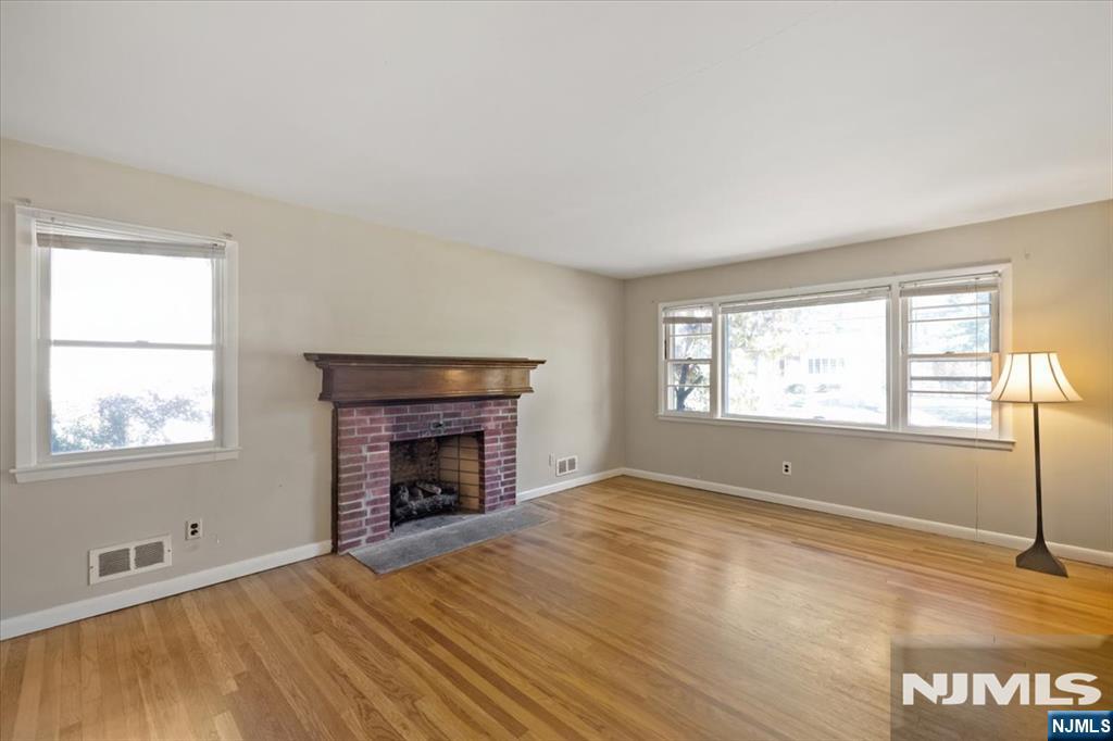 546 Lynn Street Property Photo 5