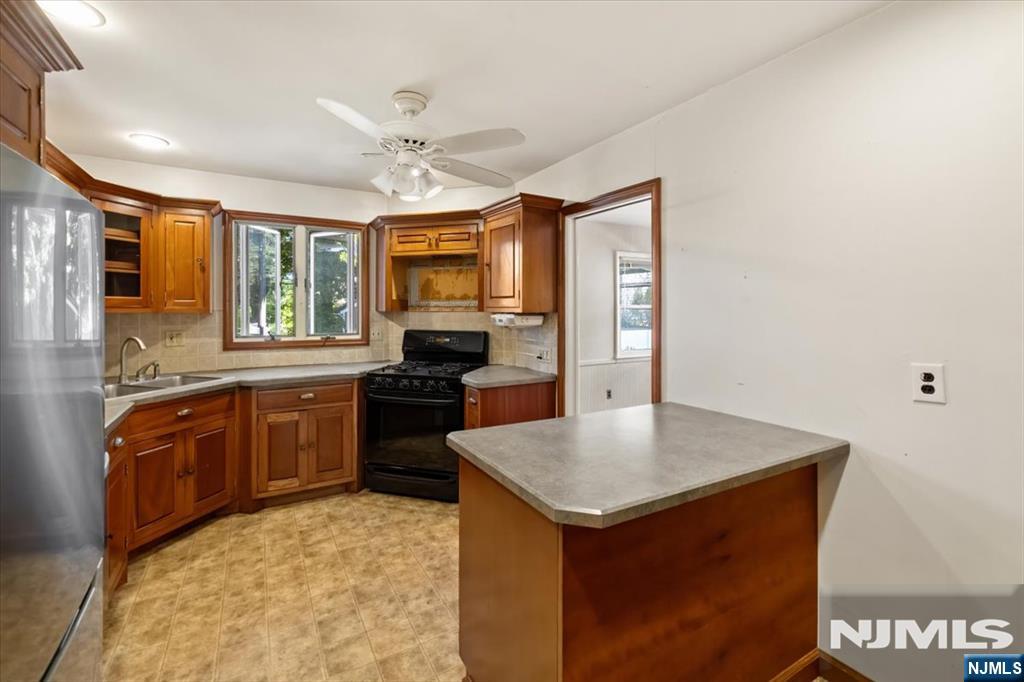 546 Lynn Street Property Photo 9