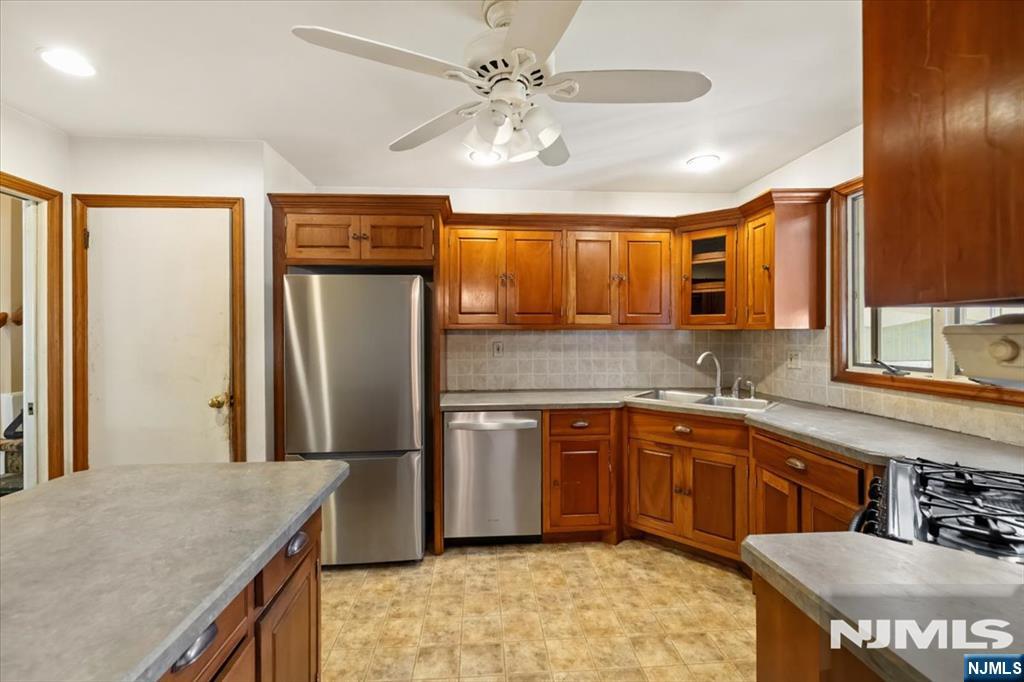 546 Lynn Street Property Photo 10