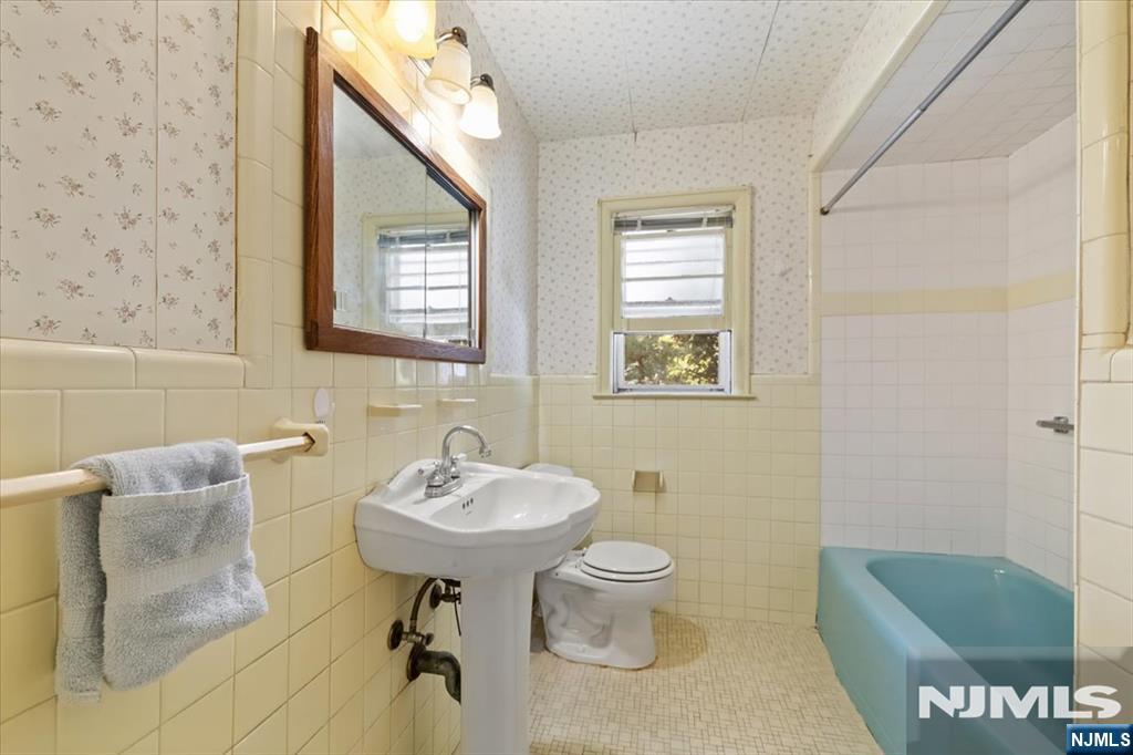 546 Lynn Street Property Photo 18