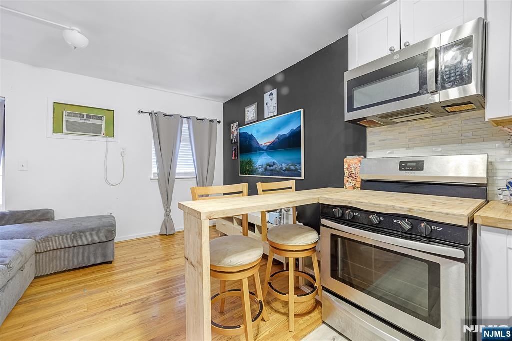 359 Marshall Street 3a Property Photo 5