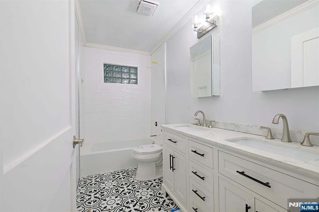 13 Maine Street Property Photo 8