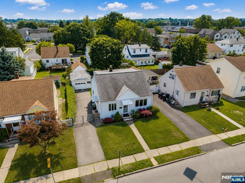 711 Bloomfield Avenue Property Photo 1