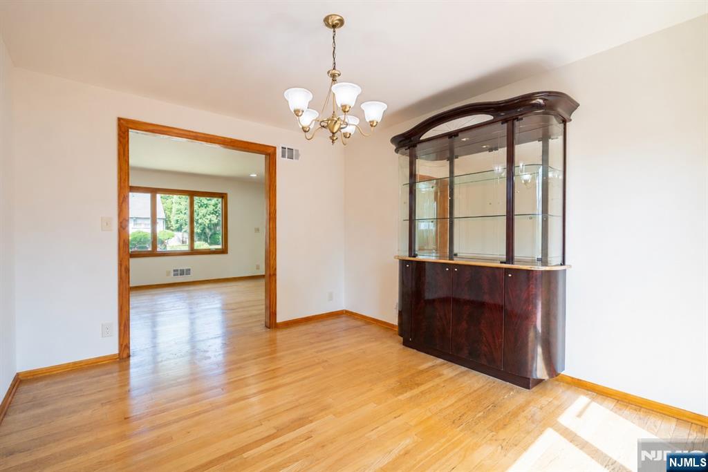 711 Bloomfield Avenue Property Photo 14