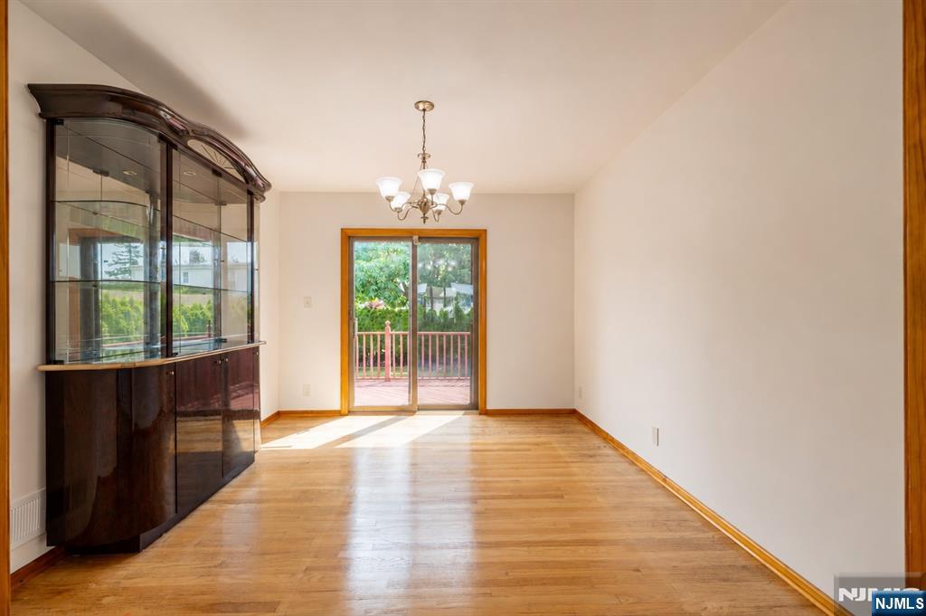 711 Bloomfield Avenue Property Photo 15