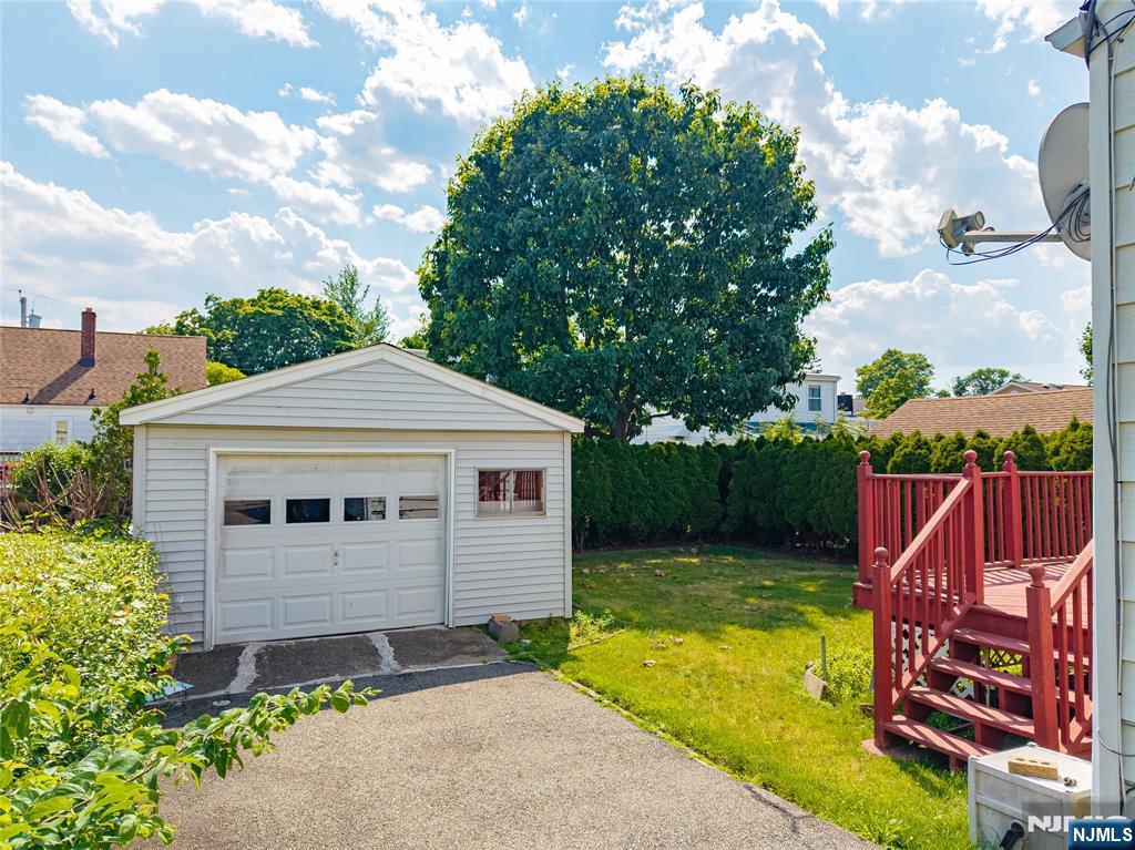 711 Bloomfield Avenue Property Photo 22