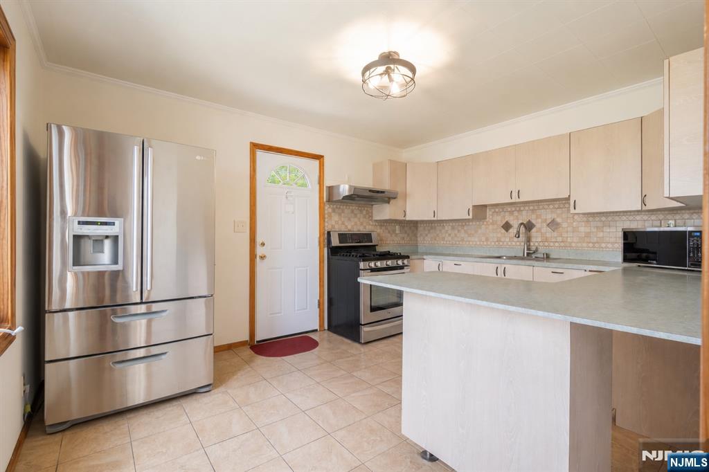 711 Bloomfield Avenue Property Photo 30