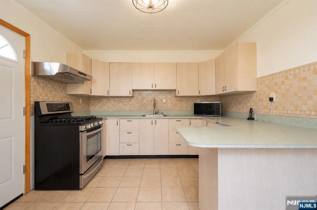 711 Bloomfield Avenue Property Photo 31