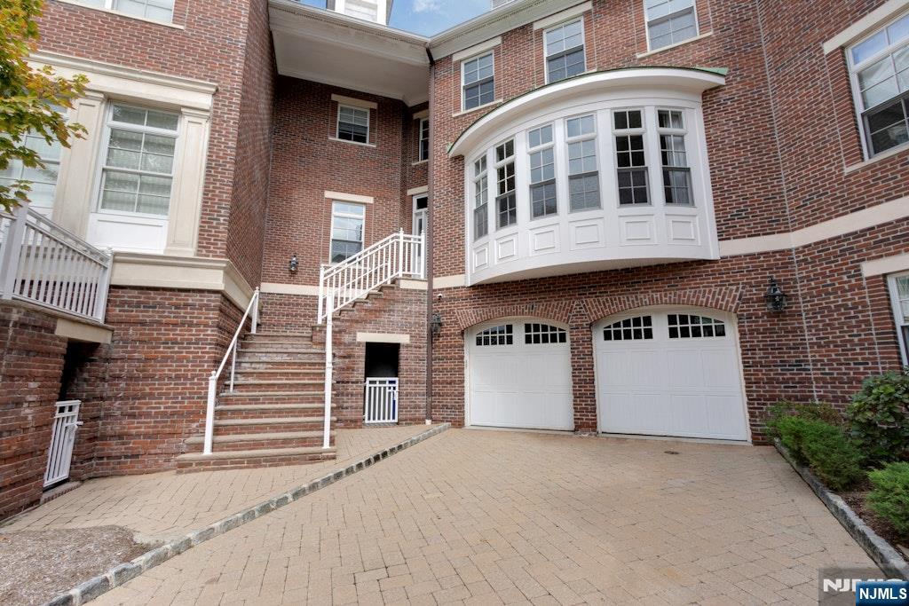 704 Heights Lane Property Photo 1