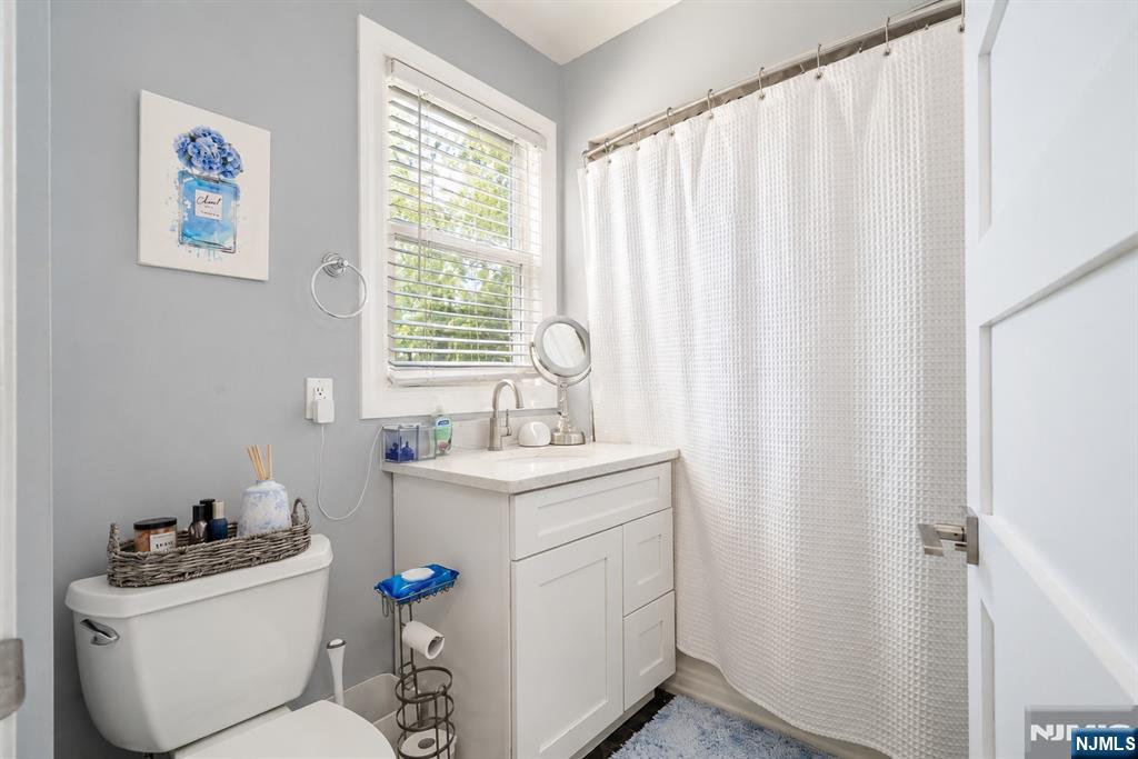 255 E 54th Street Property Photo 12