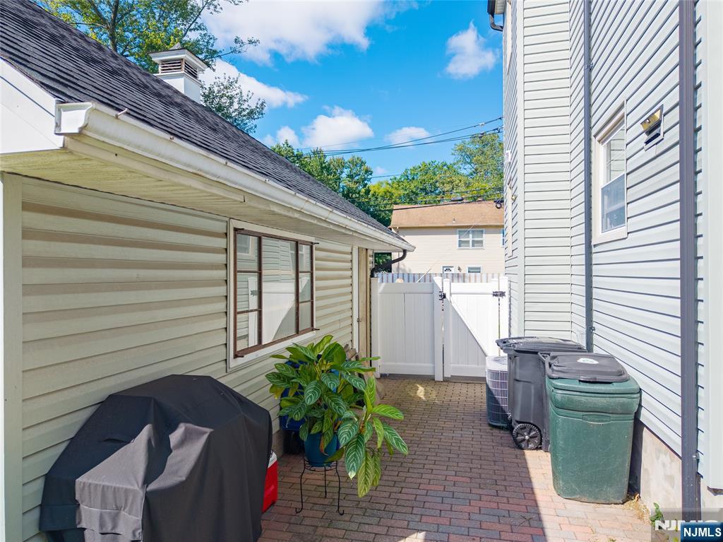 255 E 54th Street Property Photo 25