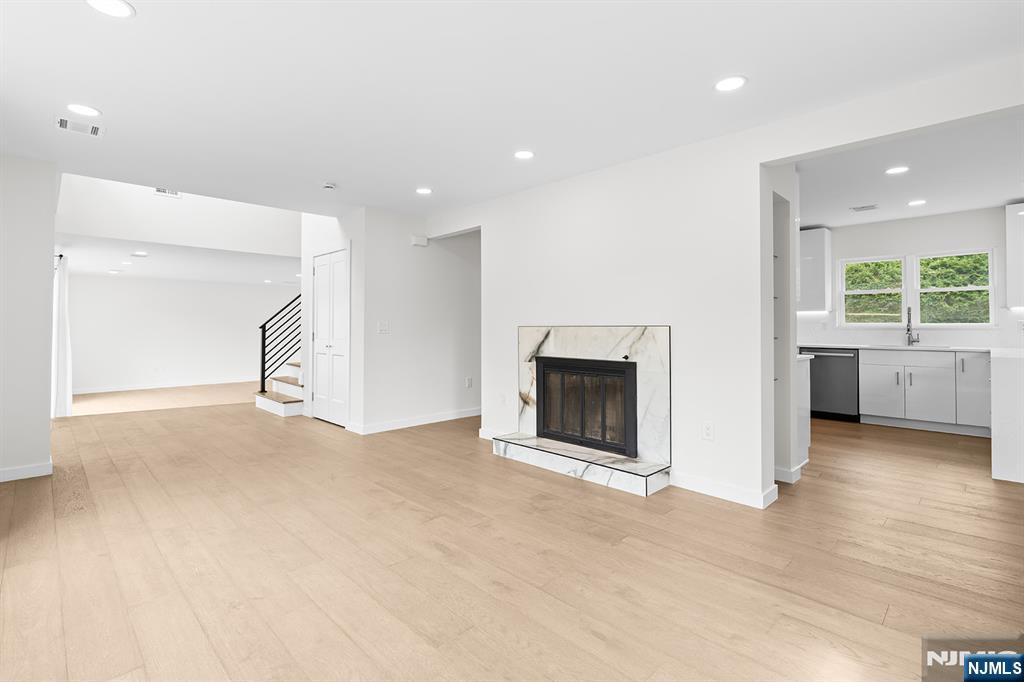 2-25 Kenneth Avenue Property Photo 4
