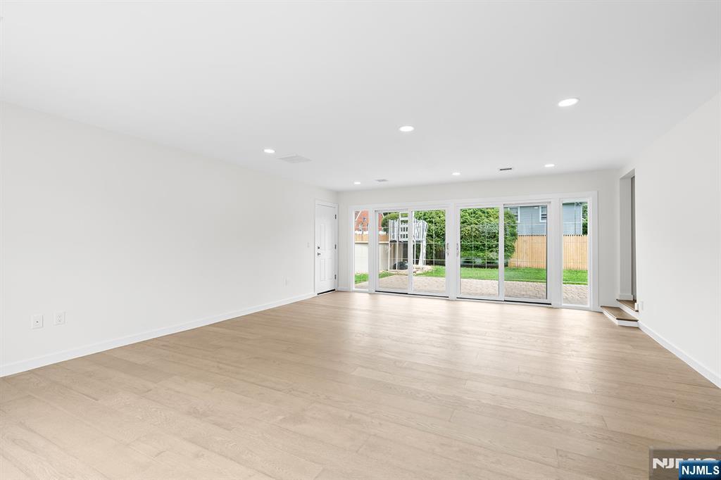 2-25 Kenneth Avenue Property Photo 10