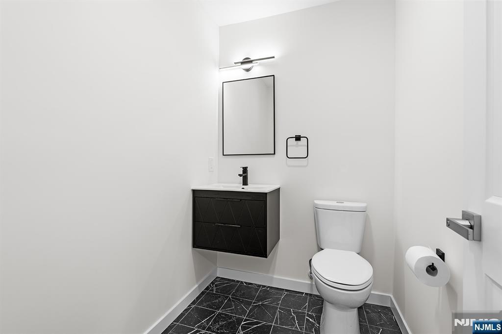 2-25 Kenneth Avenue Property Photo 11