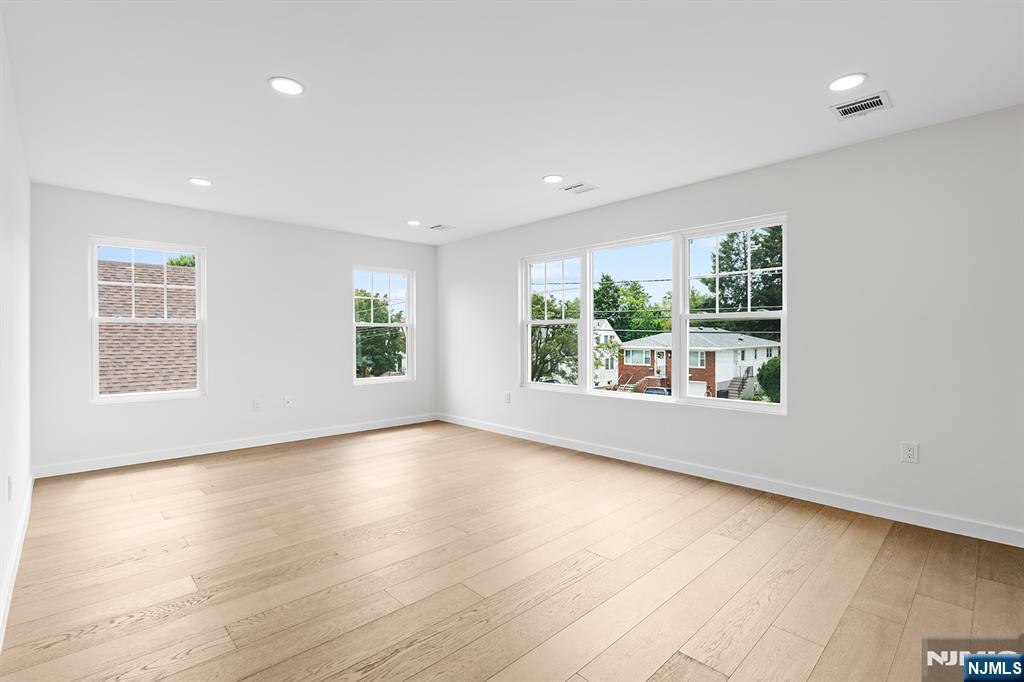2-25 Kenneth Avenue Property Photo 15