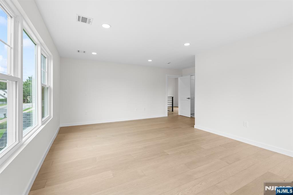 2-25 Kenneth Avenue Property Photo 16