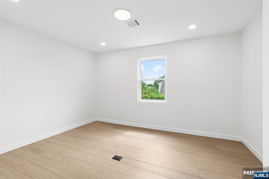 2-25 Kenneth Avenue Property Photo 17