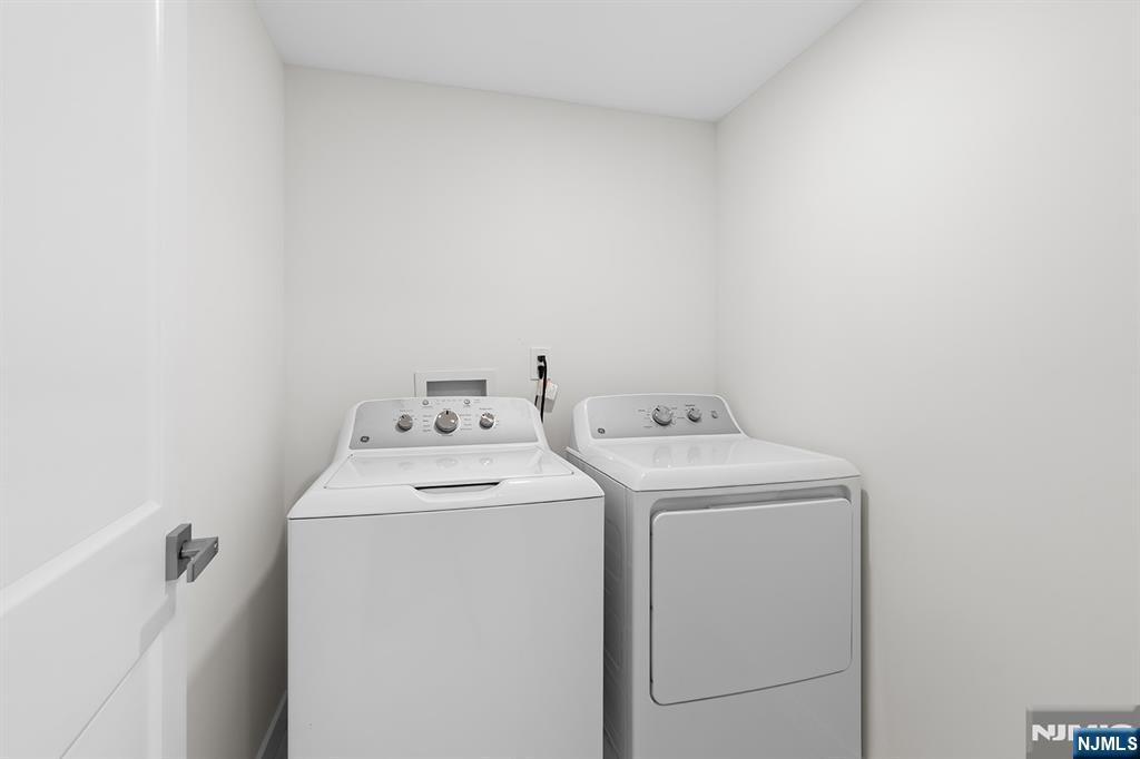 2-25 Kenneth Avenue Property Photo 32