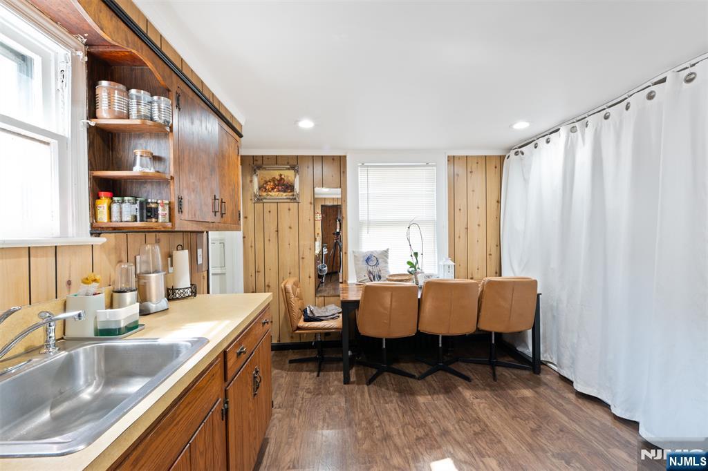 307 Washington Avenue Property Photo 4