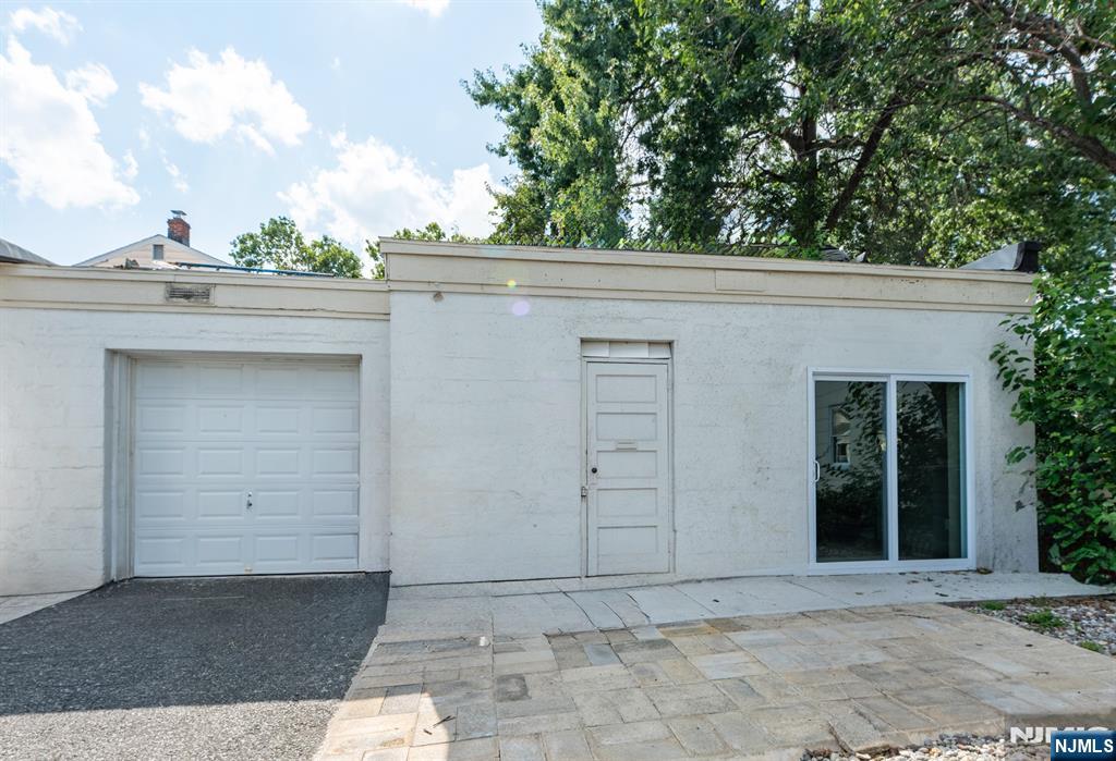 307 Washington Avenue Property Photo 17
