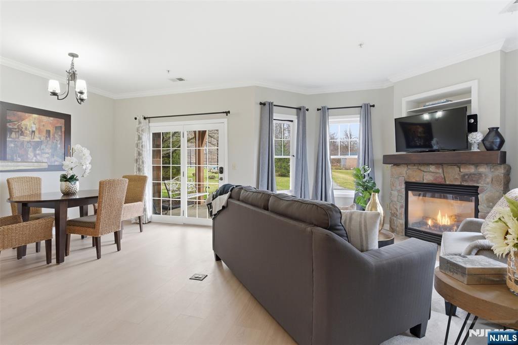 2 Pine Crescent 14 Property Photo 1
